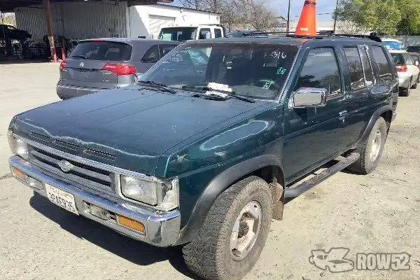 Photo of 1995 Nissan Pathfinder