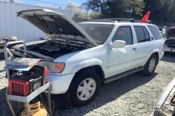 Photo of 2001 Nissan Pathfinder