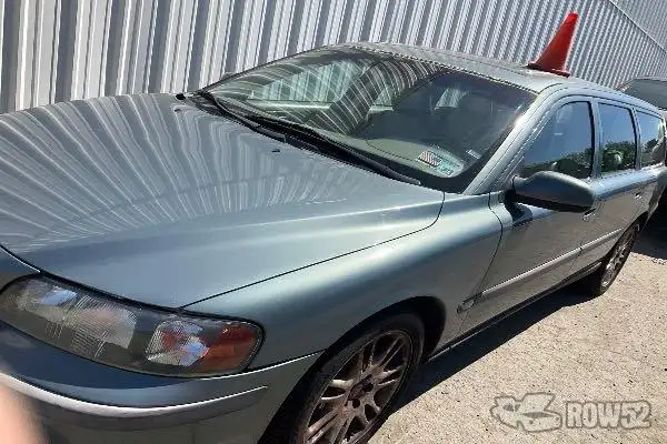 Photo of 2002 Volvo V70