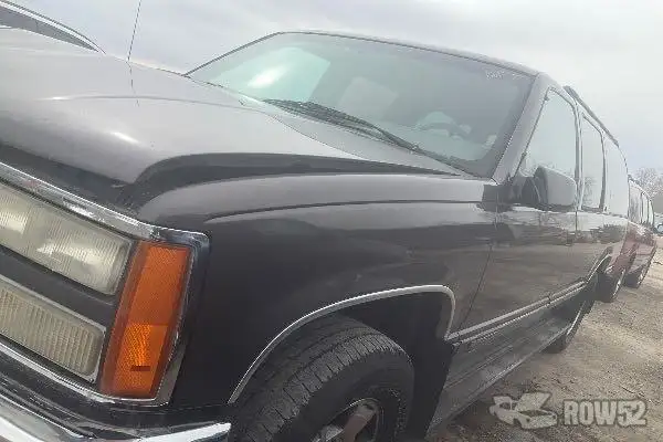Photo of 1993 GMC Suburban