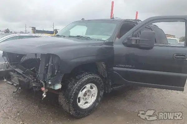 Photo of 2003 GMC Yukon Denali