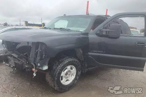 Photo of 2003 GMC Yukon Denali