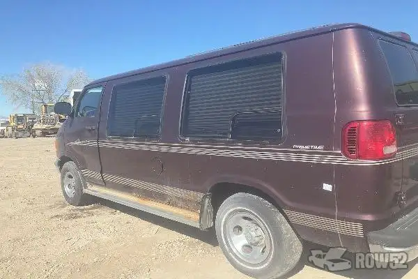 Photo of 2000 Dodge Ram Van