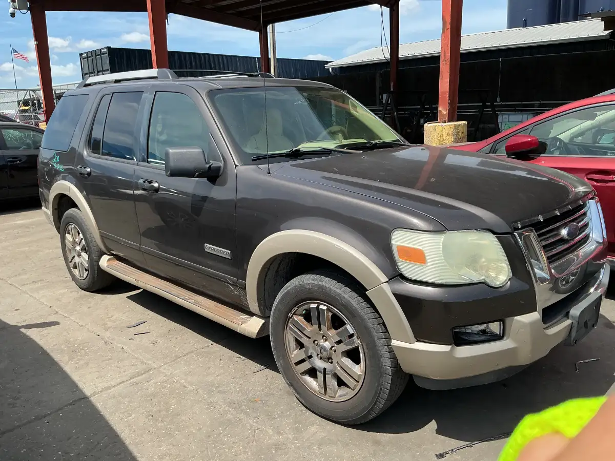 Photo of 2006 Ford Explorer