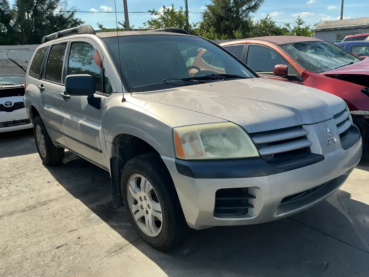 Photo of 2004 Mitsubishi Endeavor
