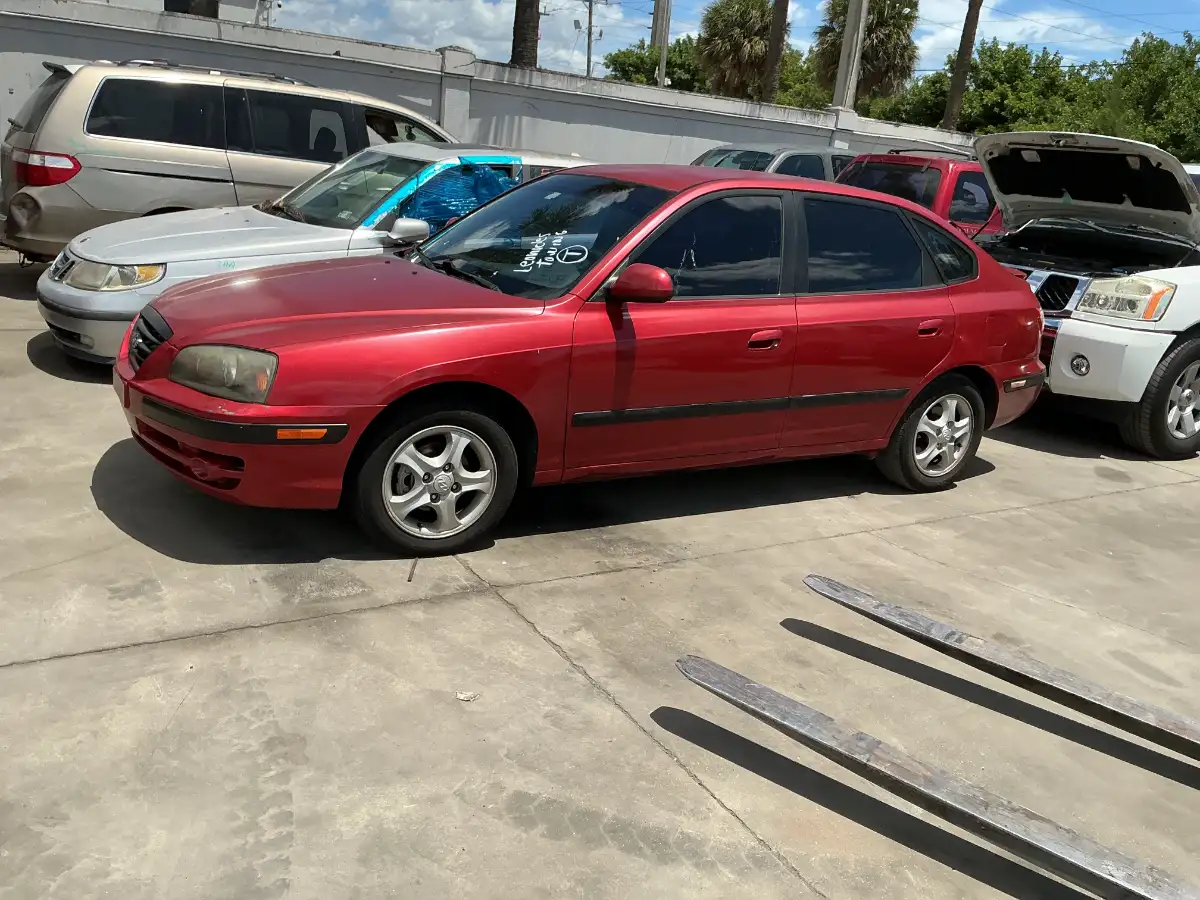 Photo of 2004 Hyundai Elantra