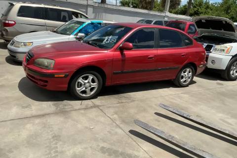 Photo of 2004 Hyundai Elantra