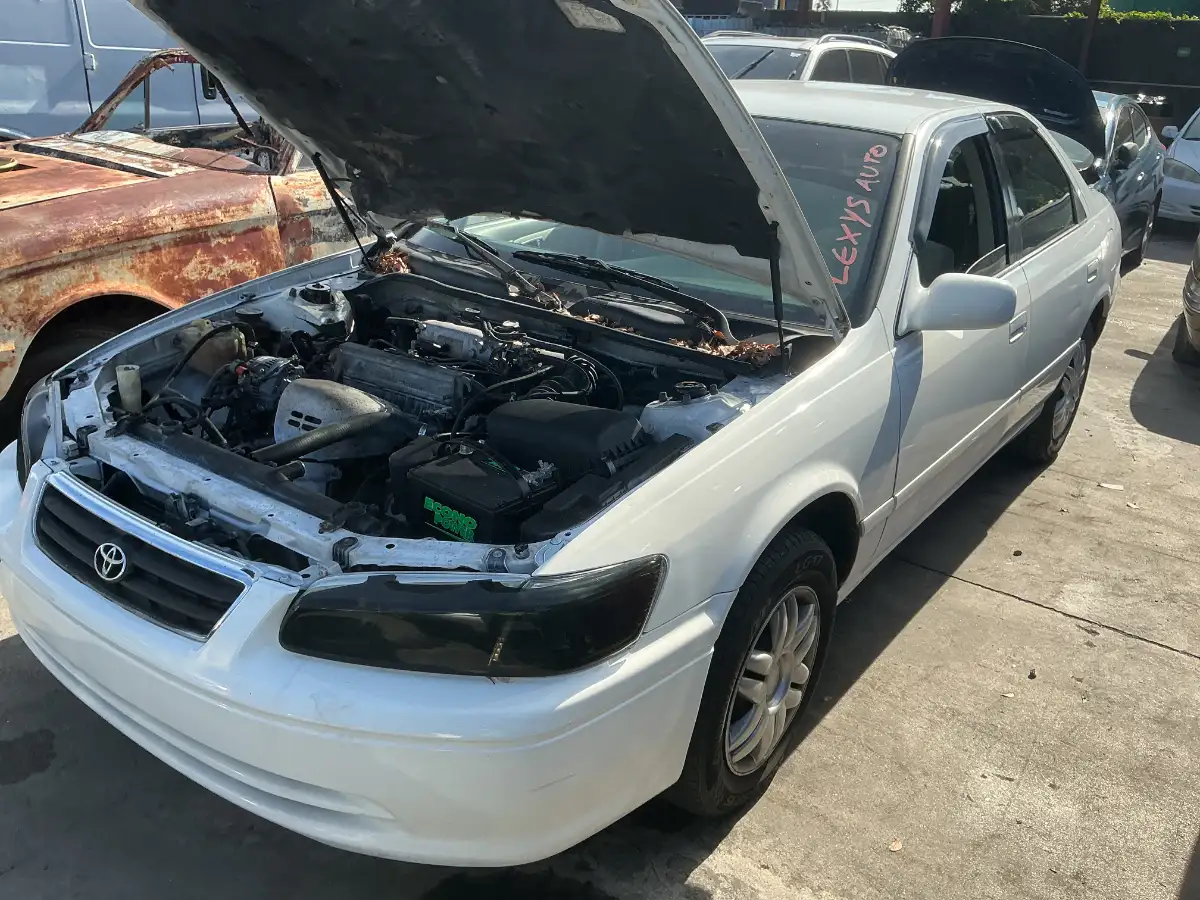 Photo of 2000 Toyota Camry