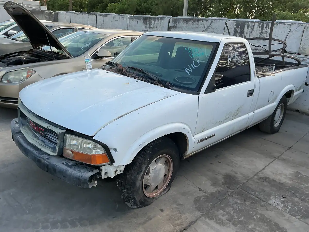 Photo of 1999 Gmc Sonoma