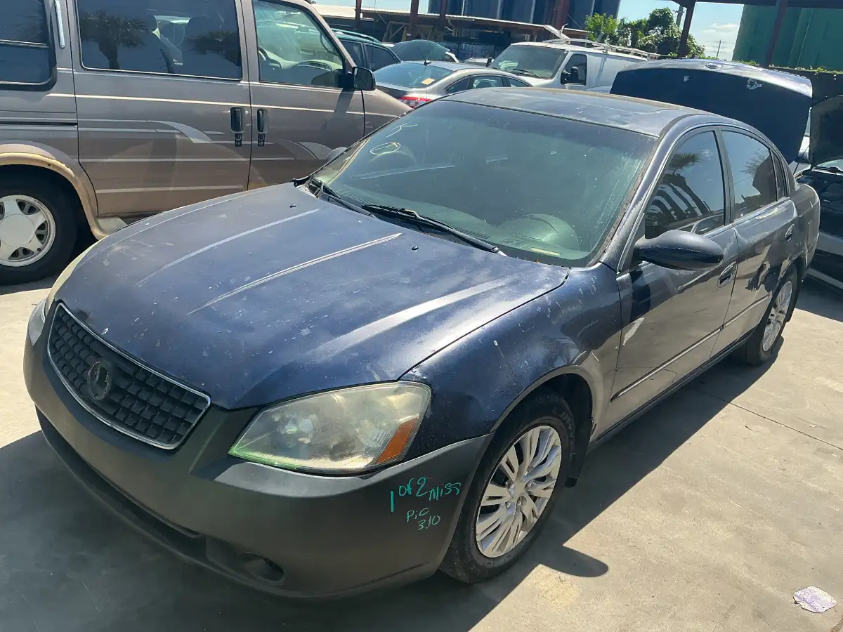 Photo of 2005 Nissan Altima
