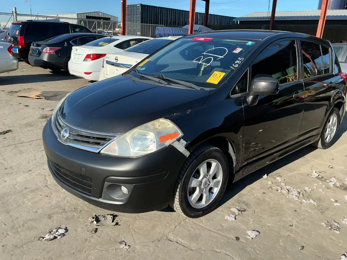 Photo of 2011 Nissan Versa