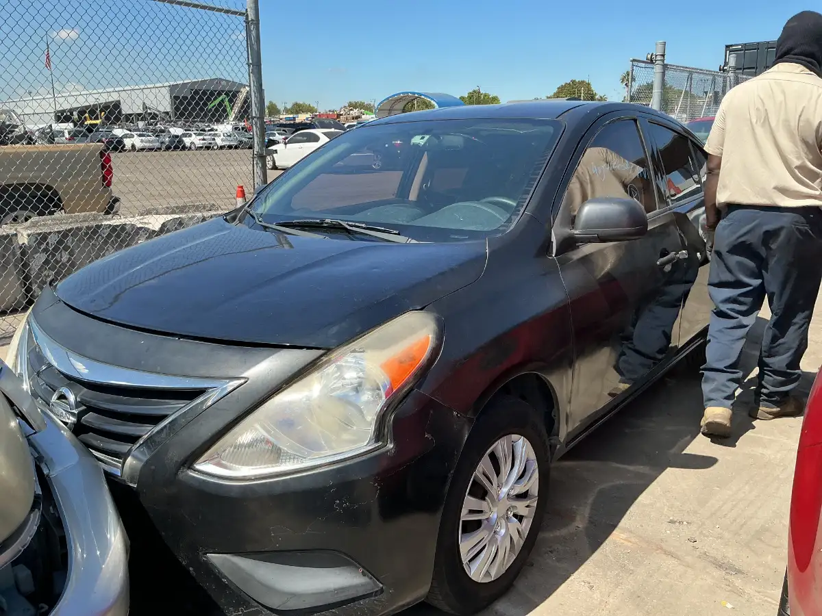 Photo of 2015 Nissan Versa