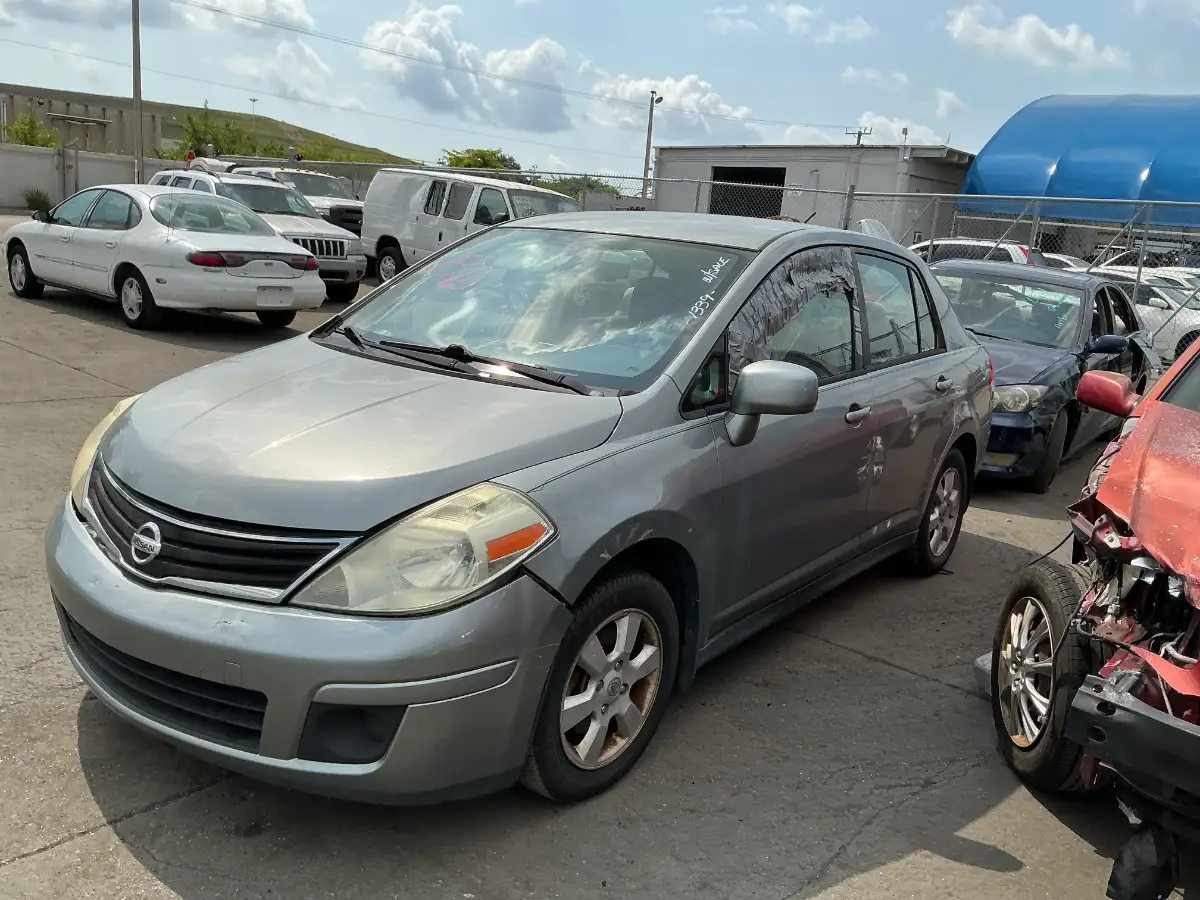 Photo of 2010 Nissan Versa