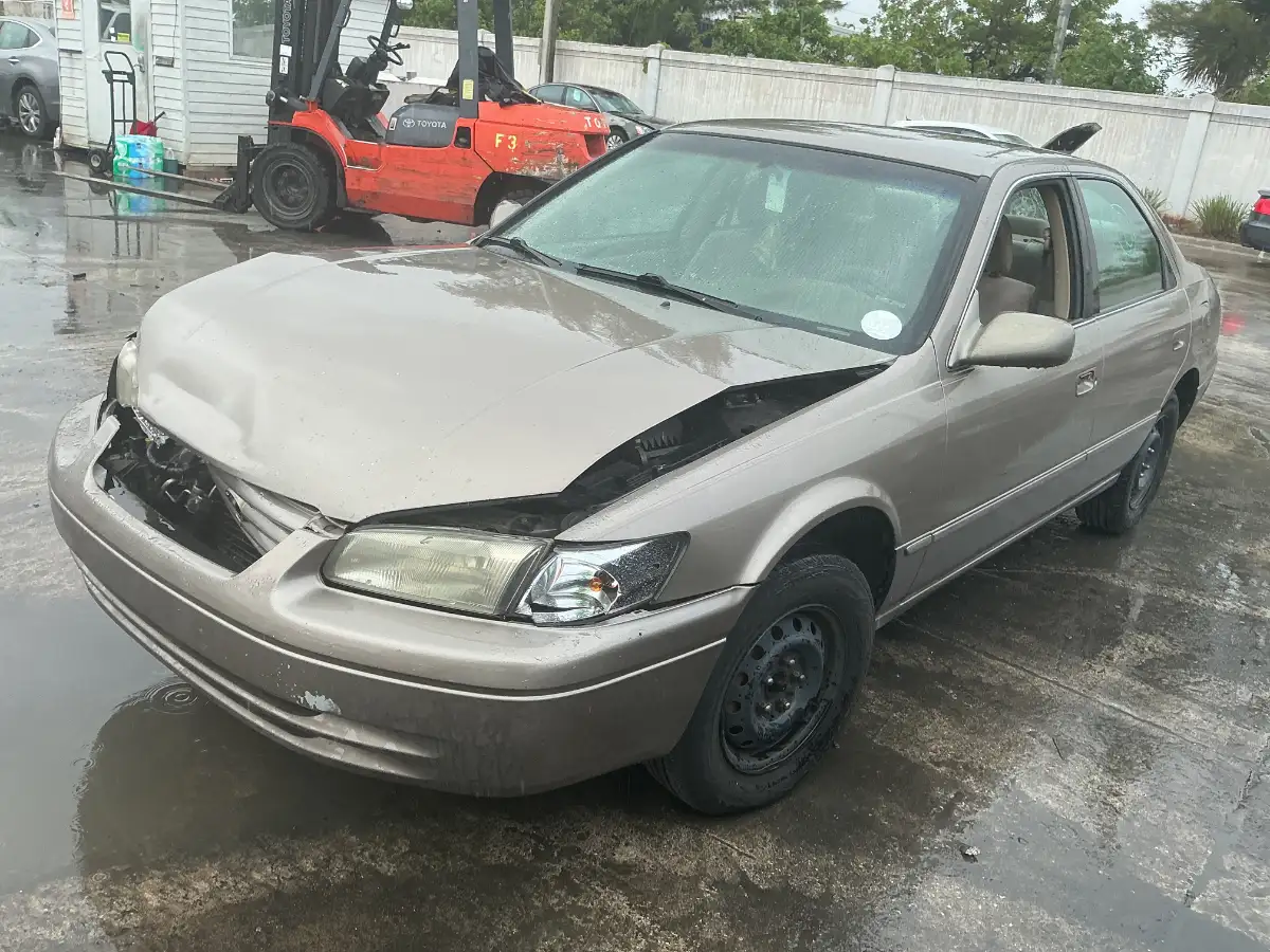 Photo of 1999 Toyota Camry