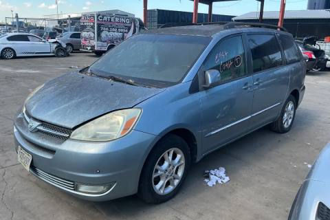Photo of 2005 Toyota Sienna