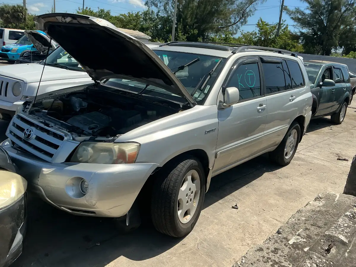 Photo of 2004 Toyota Highlander