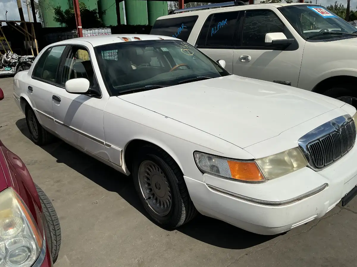 Photo of 2002 Mercury Grand Marquis