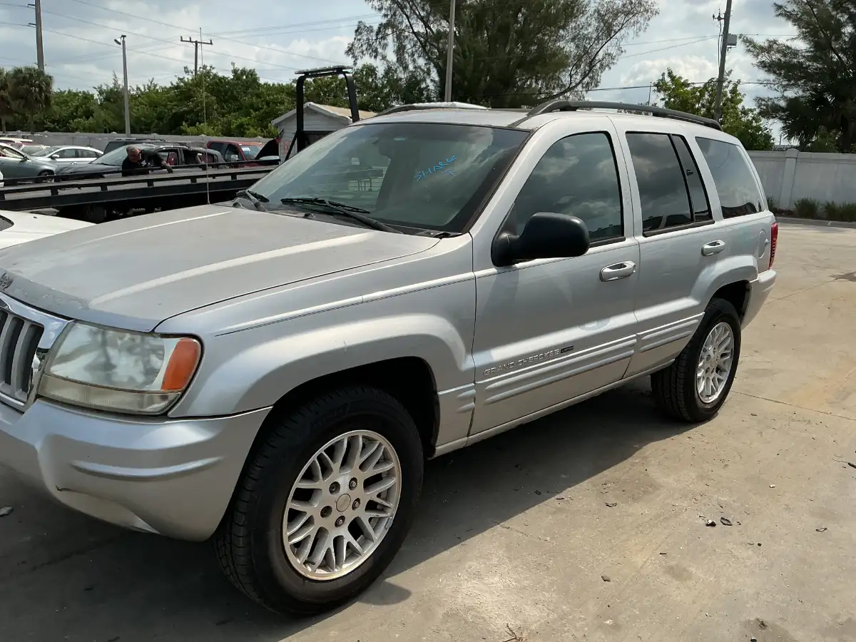 Photo of 2004 Jeep Grand Cherokee