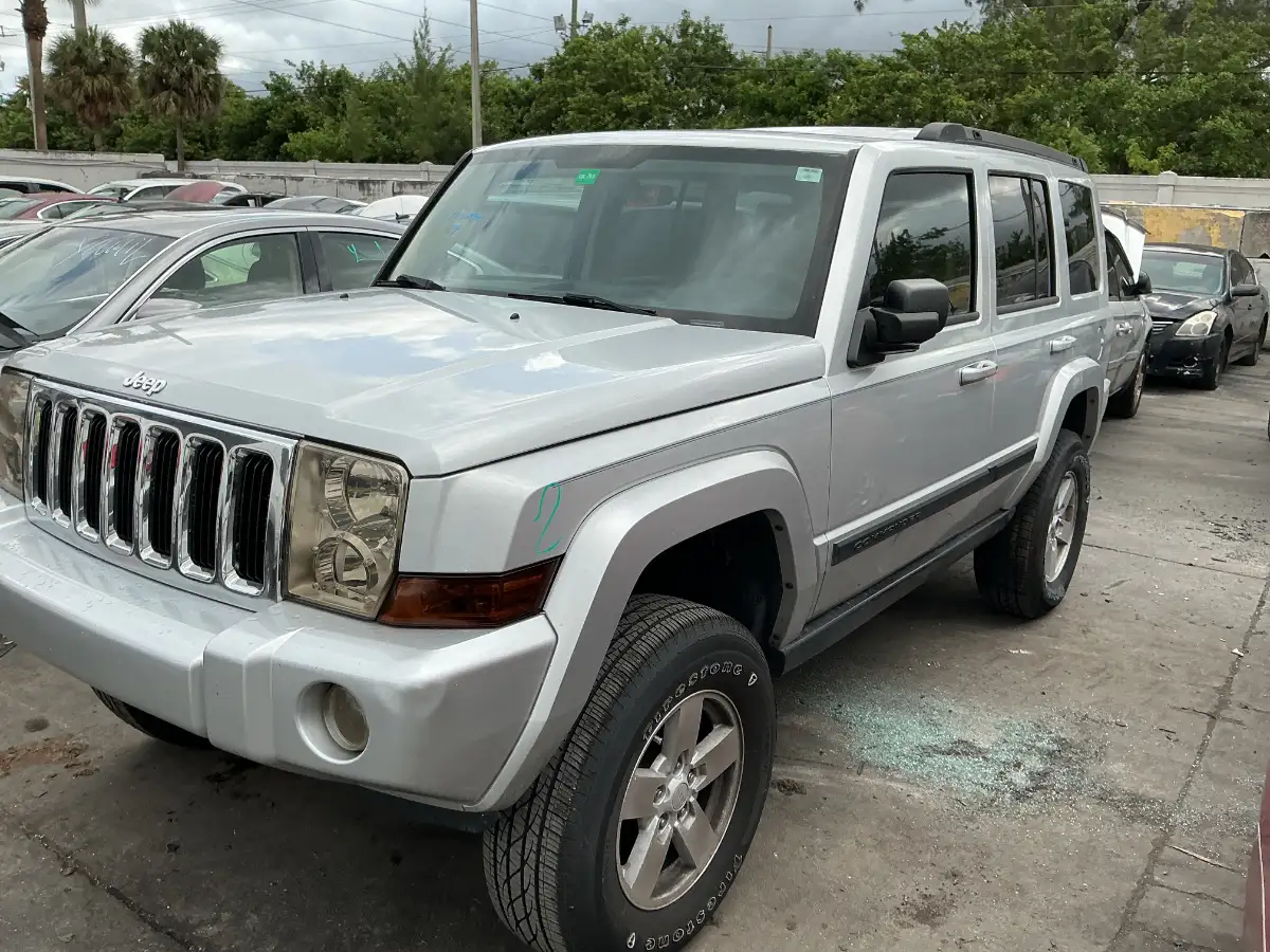 Photo of 2008 Jeep Commander