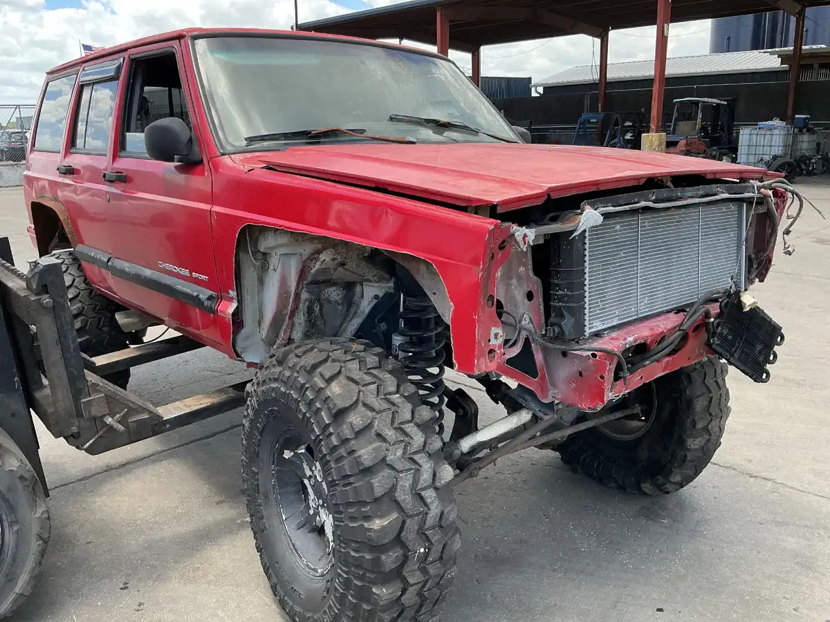 Photo of 2000 Jeep Cherokee