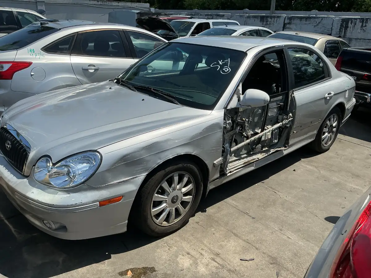 Photo of 2005 Hyundai Sonata
