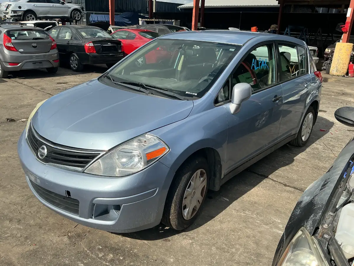 Photo of 2011 Nissan Versa