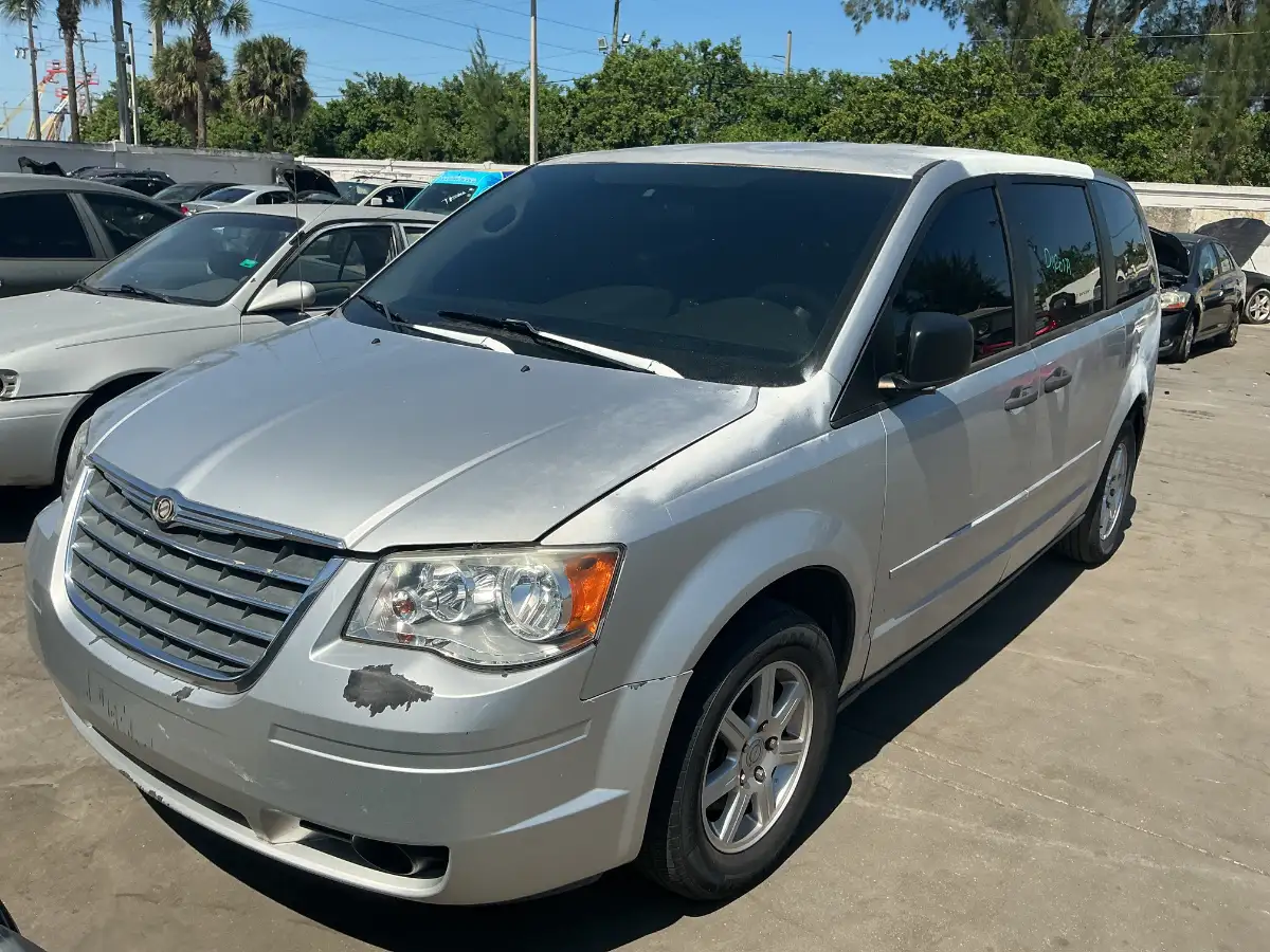 Photo of 2008 Chrysler Town & Country