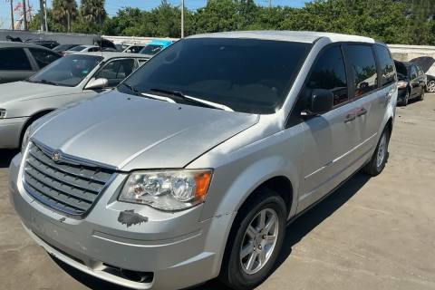 Photo of 2008 Chrysler Town & Country