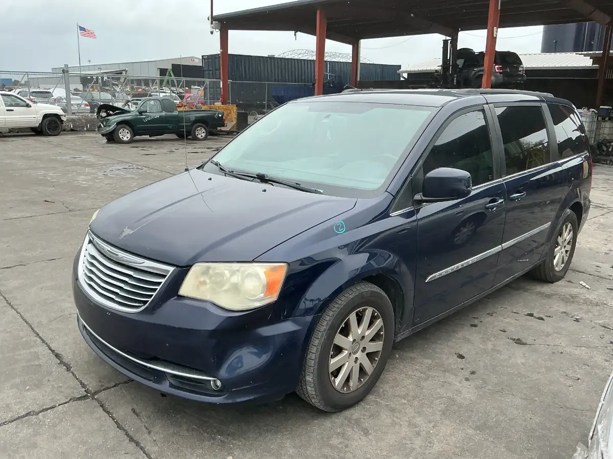 Photo of 2013 Chrysler Town & Country