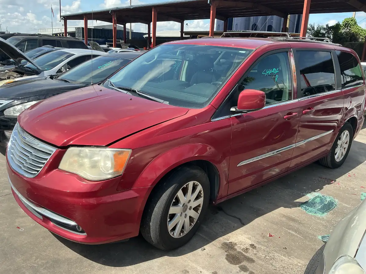 Photo of 2014 Chrysler Town & Country