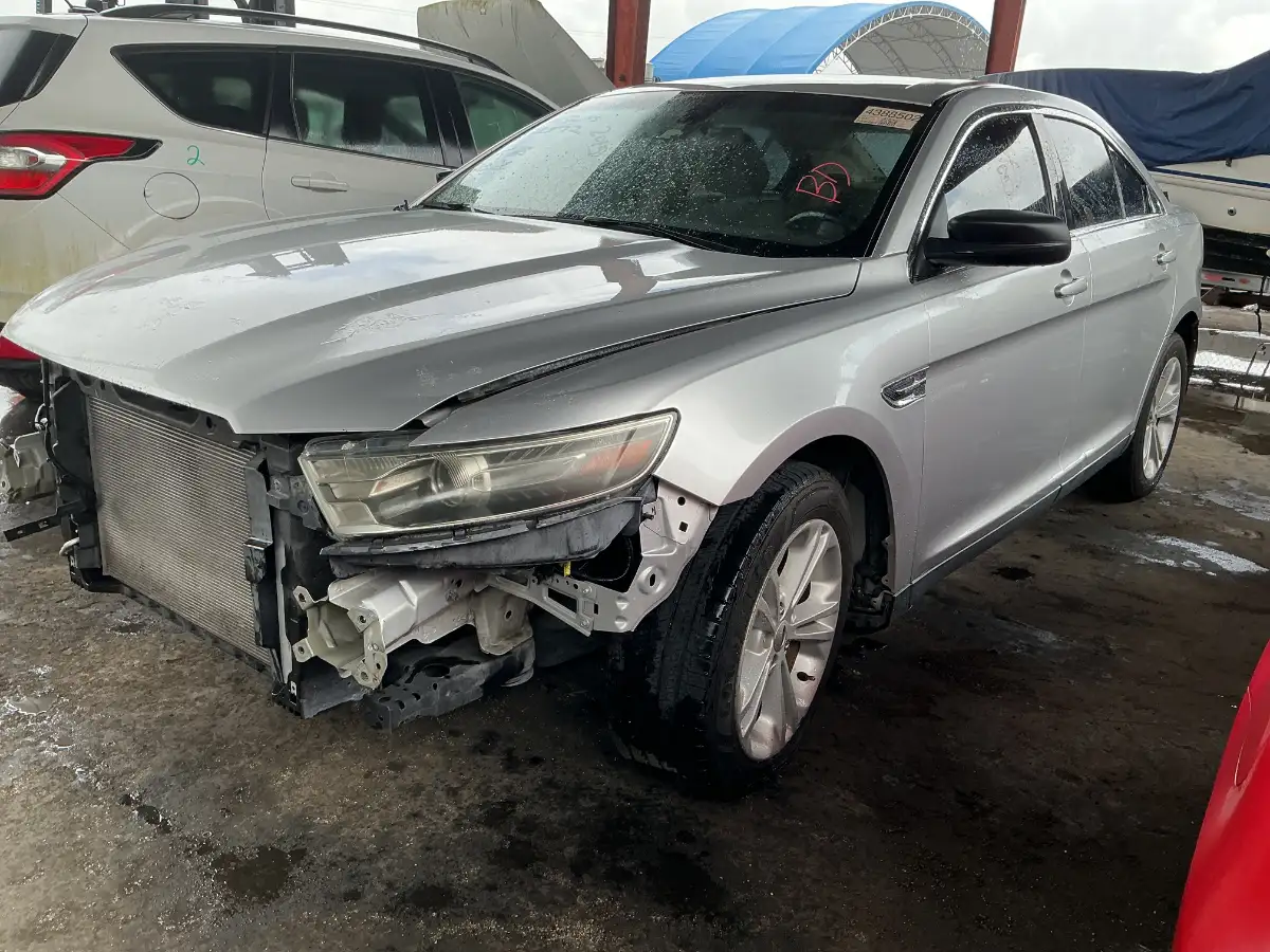 Photo of 2015 Ford Taurus