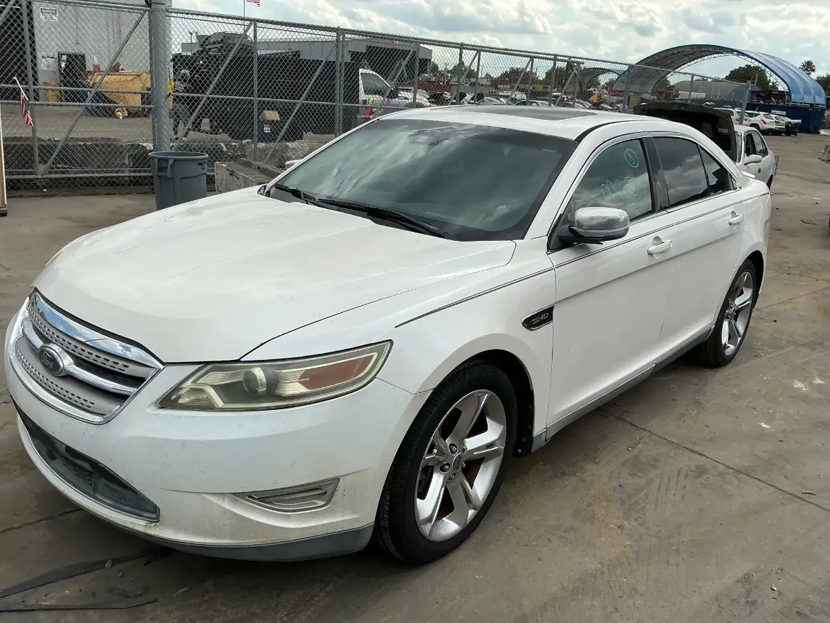 Photo of 2010 Ford Taurus