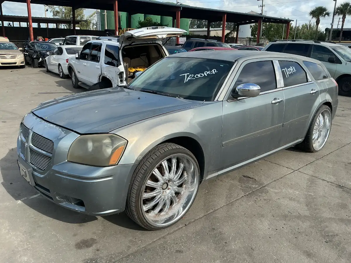 Photo of 2006 Dodge Magnum