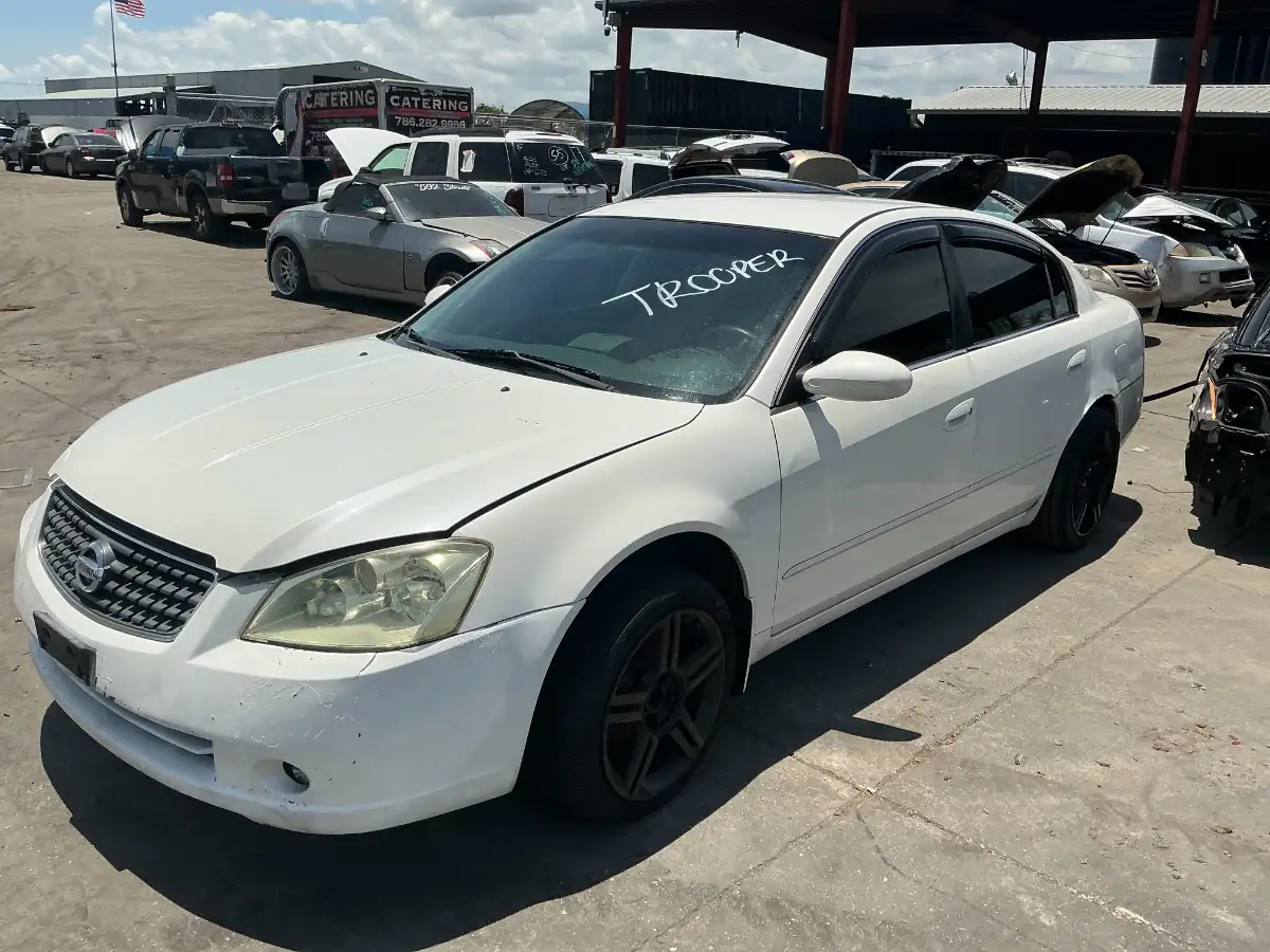 Photo of 2005 Nissan Altima