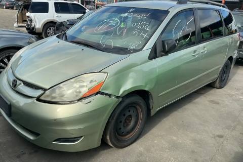 Photo of 2006 Toyota Sienna