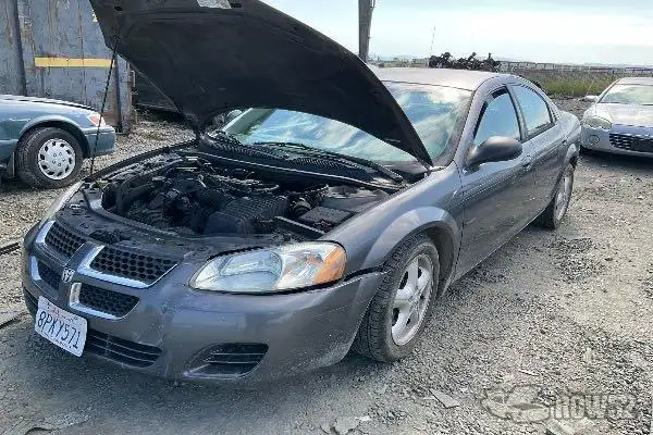 Photo of 2005 Dodge Stratus