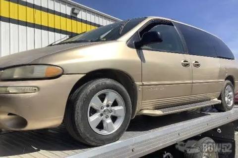 Photo of 1999 Chrysler Town & Country