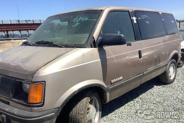 Photo of 1994 GMC Safari