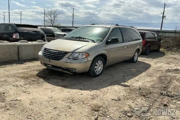 Photo of 2005 Chrysler Town & Country