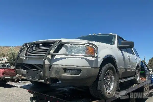 Photo of 2004 Ford Expedition