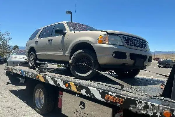 Photo of 2004 Ford Explorer