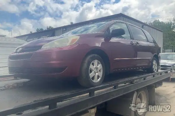 Photo of 2004 Toyota Sienna