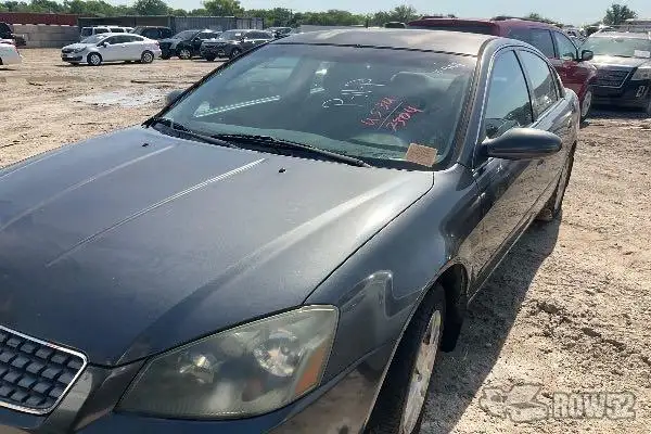 Photo of 2005 Nissan Altima