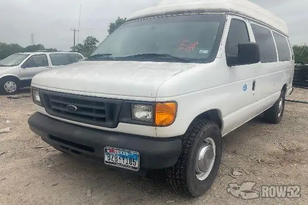Photo of 2004 Ford Econoline