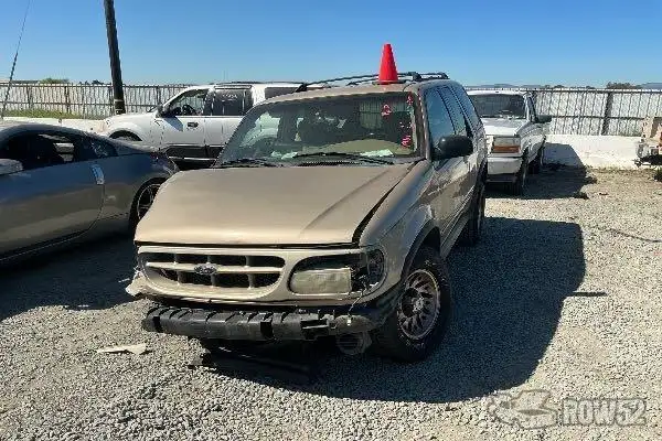 Photo of 2000 Ford Explorer