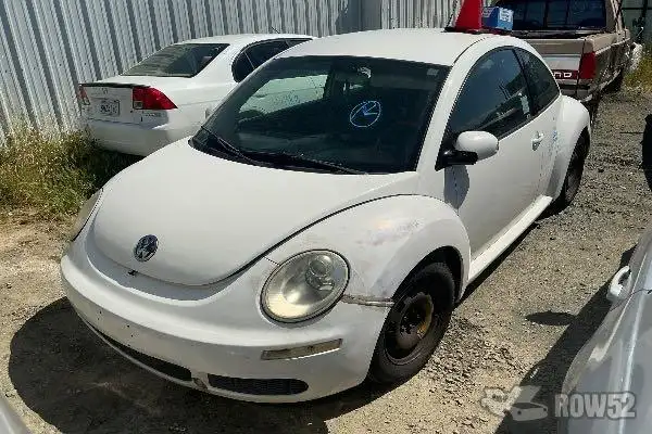 Photo of 2010 Volkswagen New Beetle