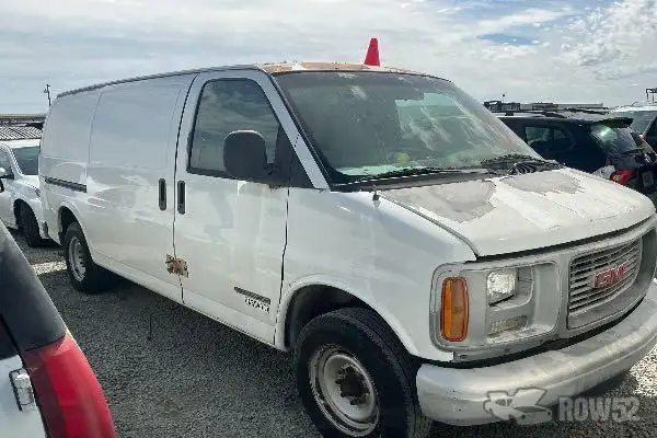 Photo of 1999 GMC Savana