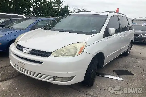 Photo of 2004 Toyota Sienna