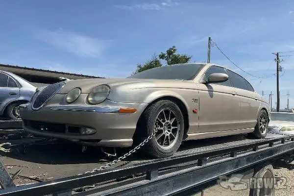 Photo of 2003 Jaguar S-Type
