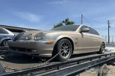 Photo of 2003 Jaguar S-Type